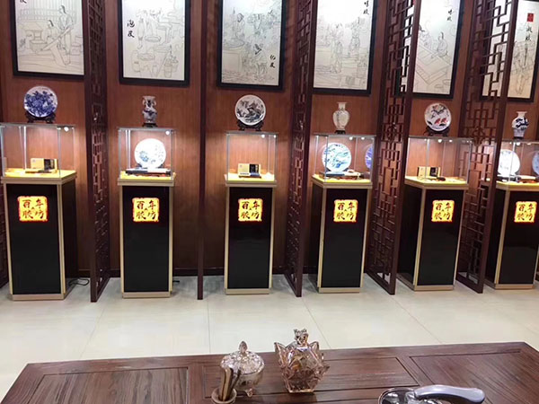 玻璃精品展柜,鴻鈦玻璃精品展柜,珠寶展柜廠(chǎng)家,定制玻璃精品展柜 玻璃精品展柜,鴻鈦玻璃精品展柜,珠寶展柜廠(chǎng)家,定制玻璃精品展柜
