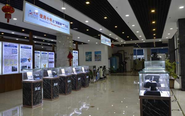 寶玉器展柜設計跟銷售有很大的聯(lián)系